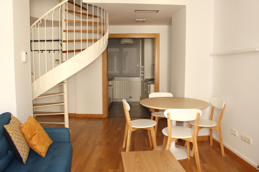 Duplex Apartment Plaza del Castillo Side View