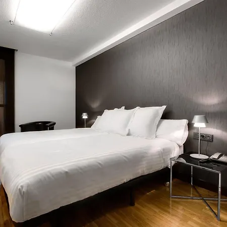 Apartamentos Mendebaldea Suites-3